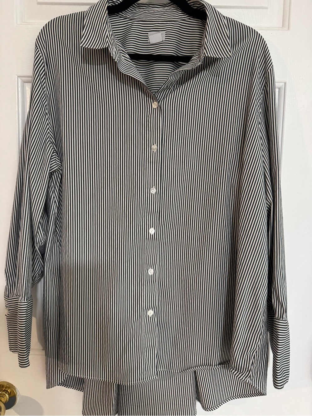 Chico's Black and White Vertical Stripe Women's Button-Up Shirt / Blouse 4 (XXL)